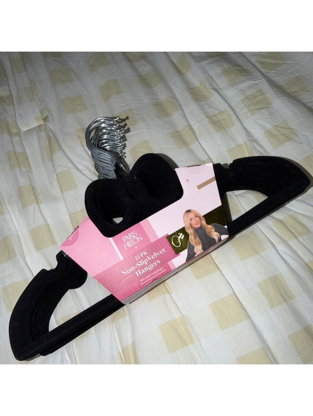 Paris Hilton 25pk Black Velvet  Bow Hangers